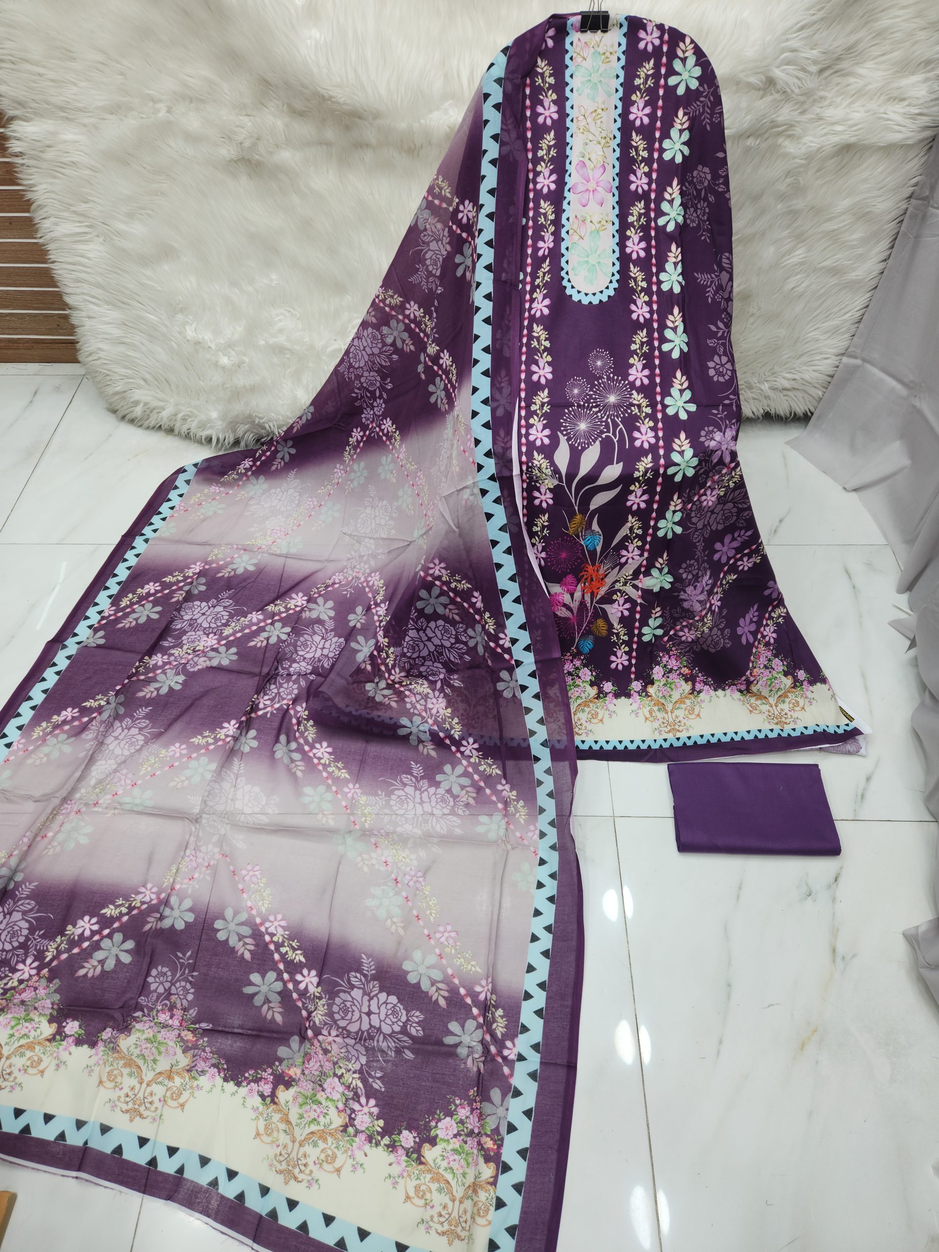 Mahjabeen Signature Lawn