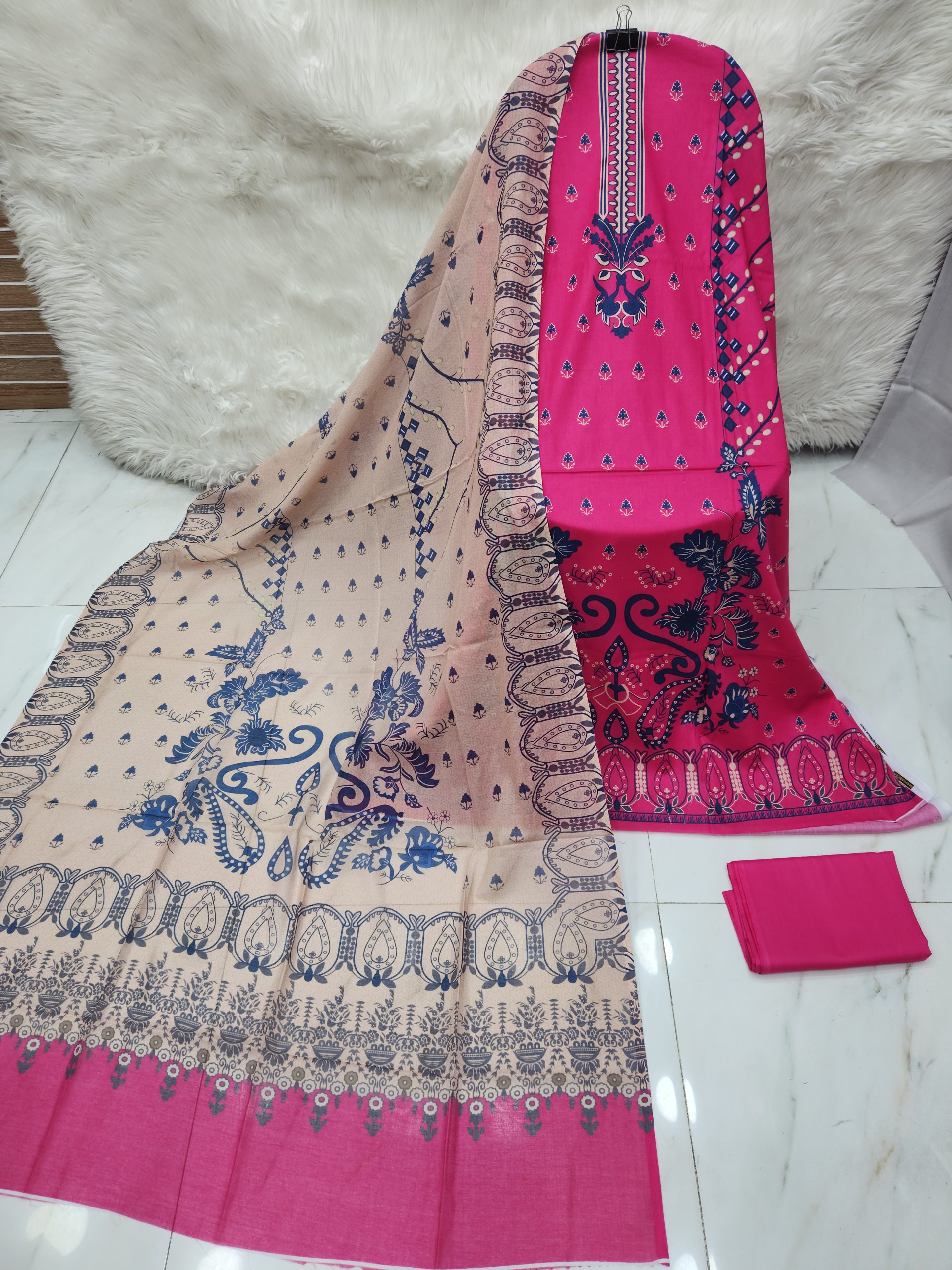 Mahjabeen Signature Lawn
