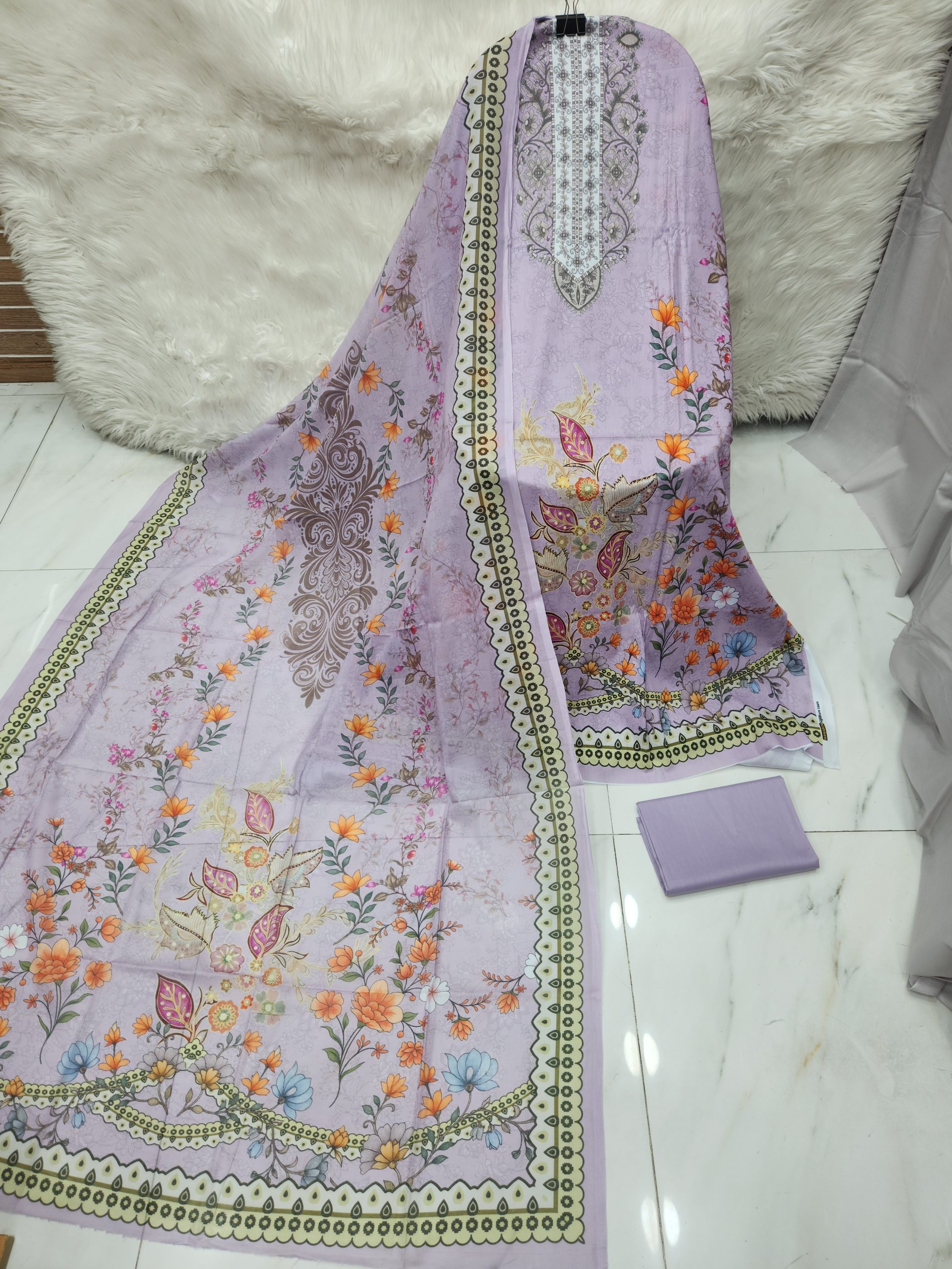 Mahjabeen Signature Lawn