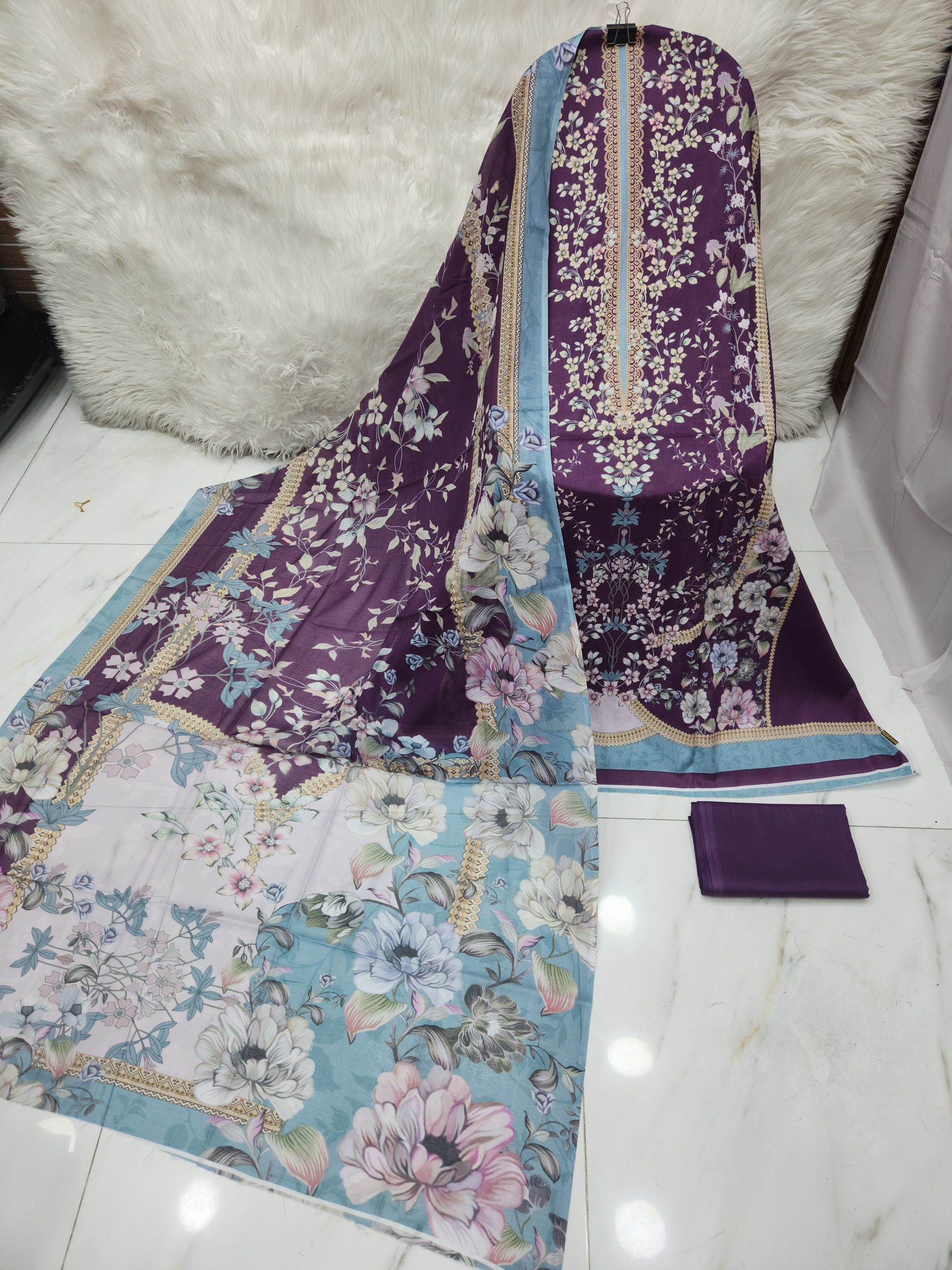 Mahjabeen Signature Lawn