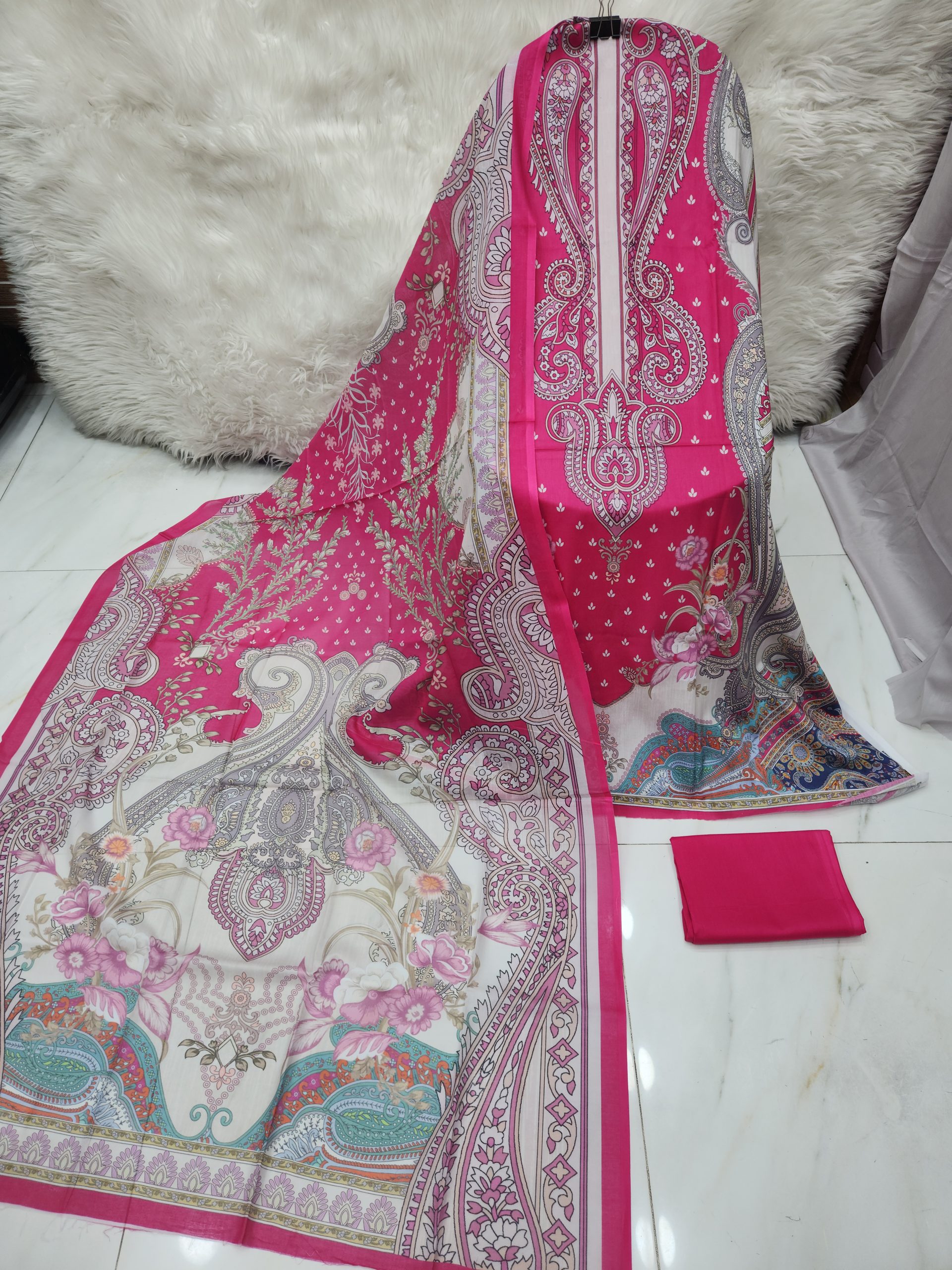 Mahjabeen Signature Lawn